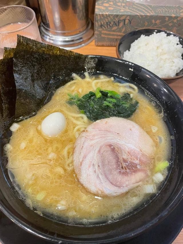 横浜家系ラーメン 代々木商店 - サブ画像1