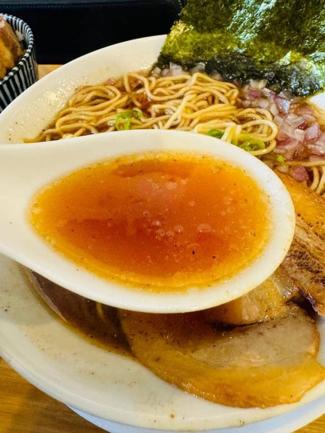 おダシと銀シャリ 中華そば 穂稀 - サブ画像3