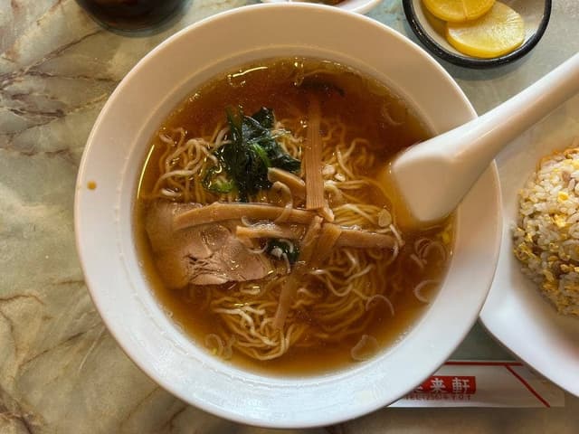 きたなくてもうまい中華料理屋 菜来軒 - サブ画像1