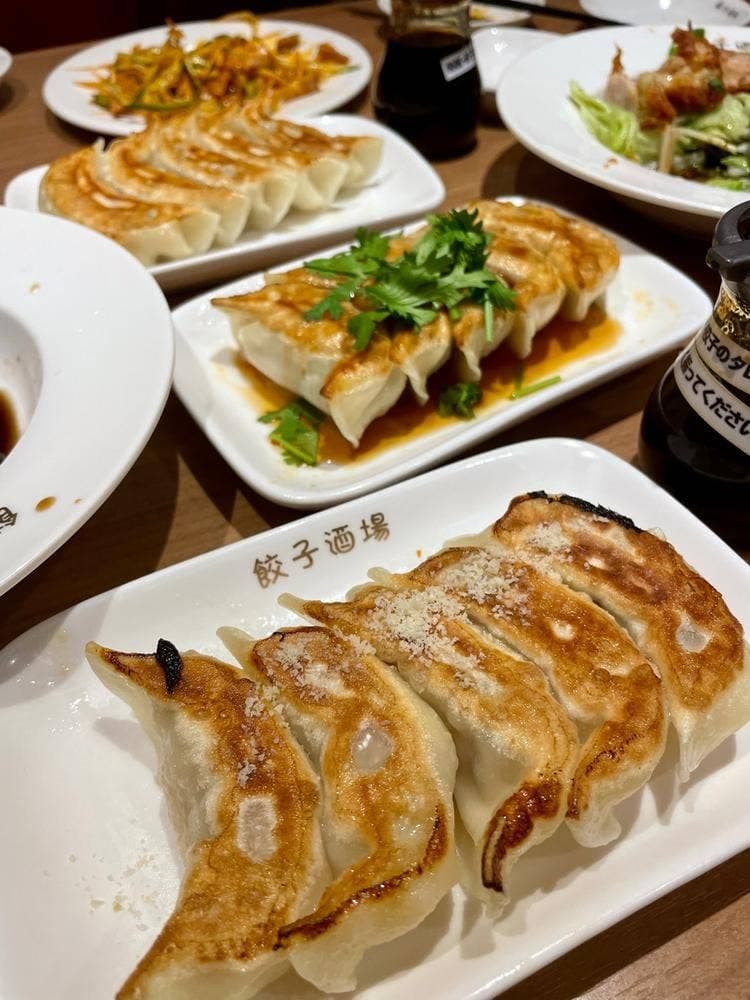 24時間 餃子酒場 明大前店