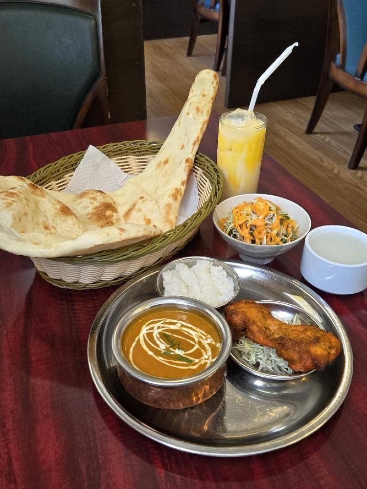 エベレストカレー半田山店