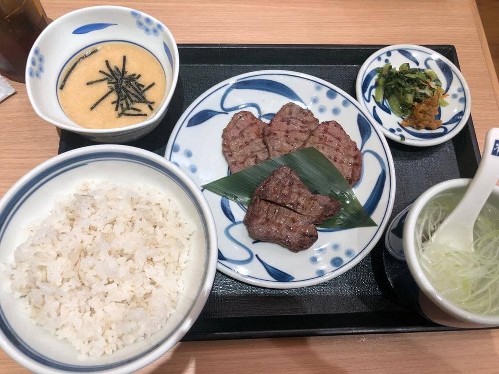 牛たんとろろ麦めし ねぎし サブナード店
