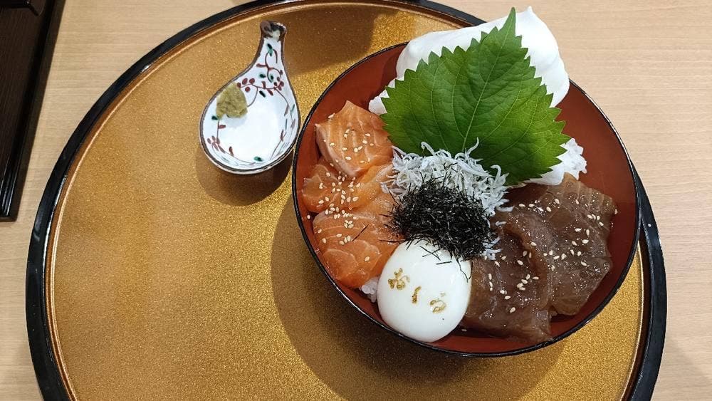 どんぶり専門店おぐろ