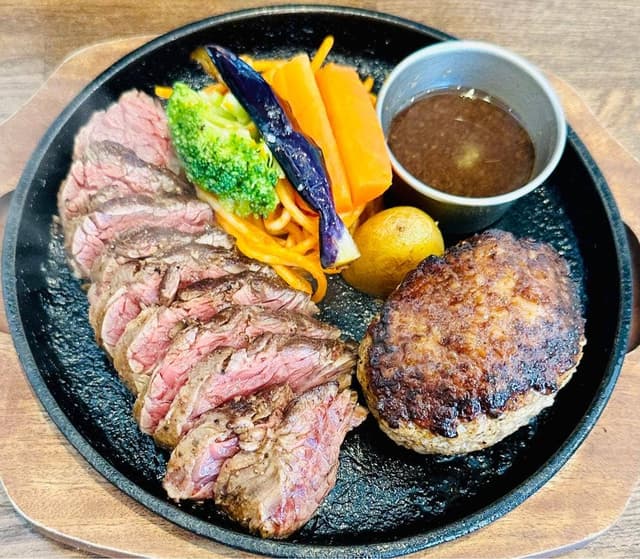 ステーキ＆ハンバーグ ひげ 函館駅前店 - サブ画像1
