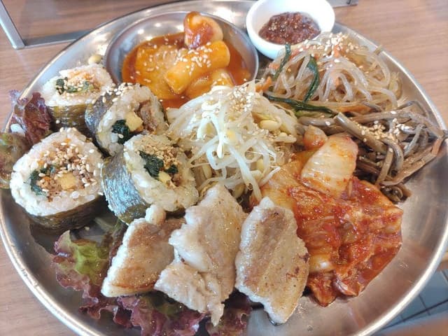 タレ焼肉と包み野菜の専門店焼肉くるとん たまプラーザ店 - サブ画像3