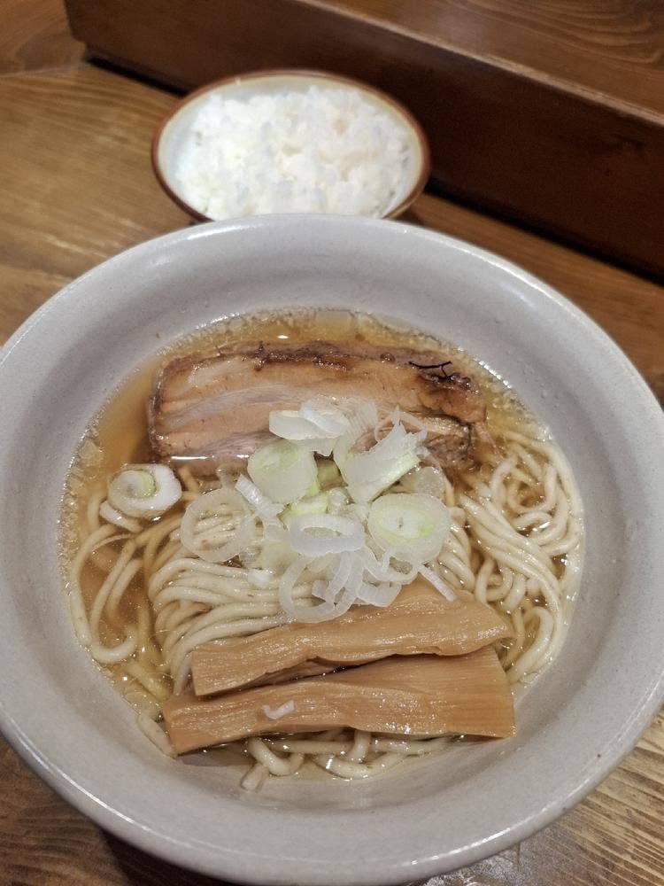 人類みな麺類 東京本店