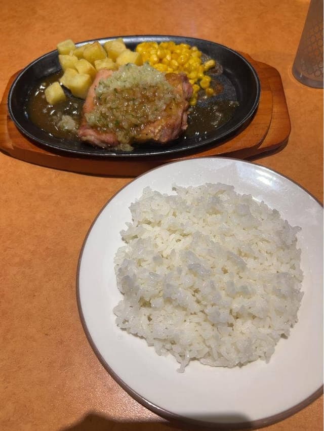 サイゼリヤ 京王堀之内駅前店 - サブ画像1