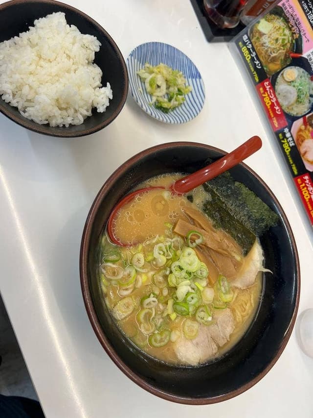 ラーメンとん太 戸次店 - サブ画像1
