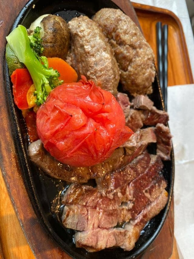 いしがまやハンバーグ MARK IS みなとみらい店 - サブ画像1