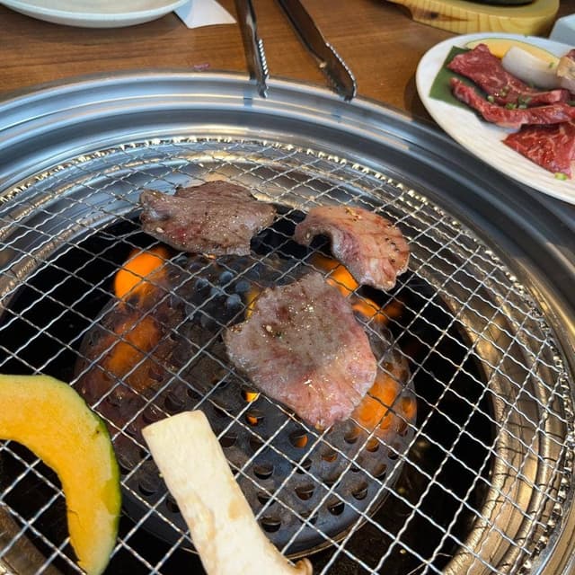 ハヌリ 新宿歌舞伎町ゴジラ通り店 - サブ画像1