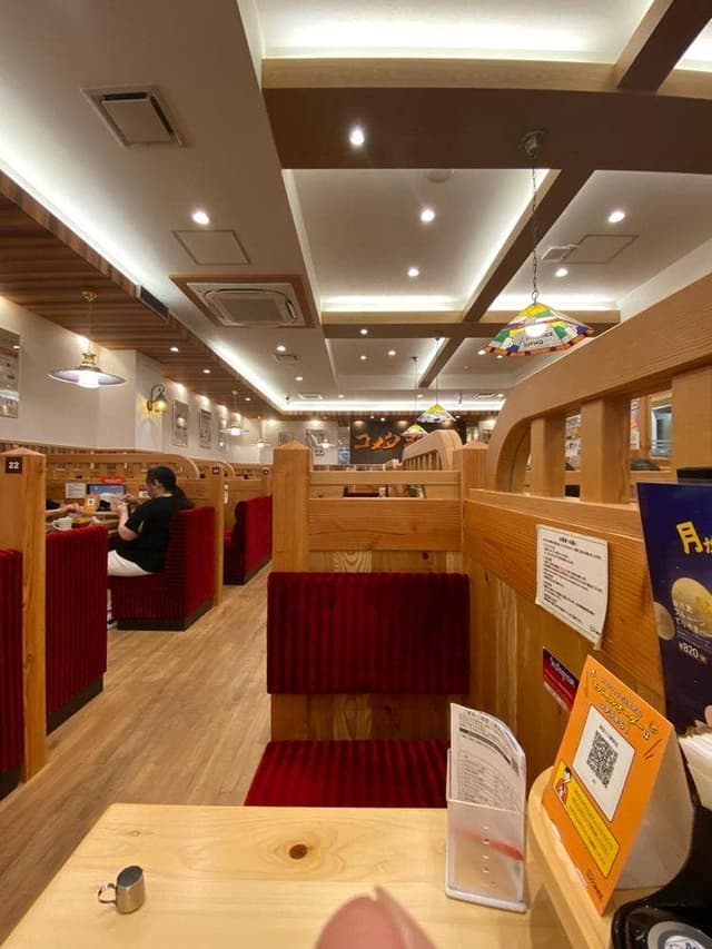 コメダ珈琲店 阪急十三駅前店 - サブ画像3