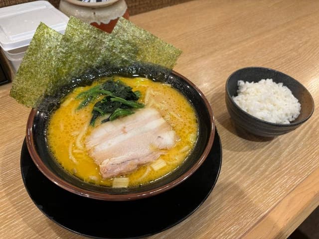 横浜家系ラーメン ぎん家 名古屋駅西口店 - サブ画像3