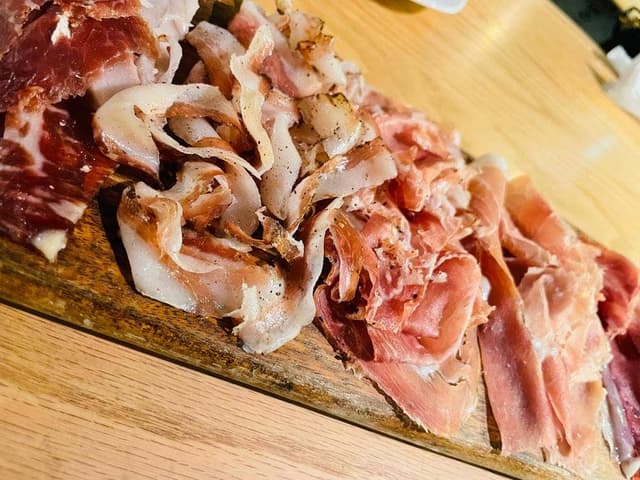 生ハム専門店 イベリ家 新宿御苑 - サブ画像2