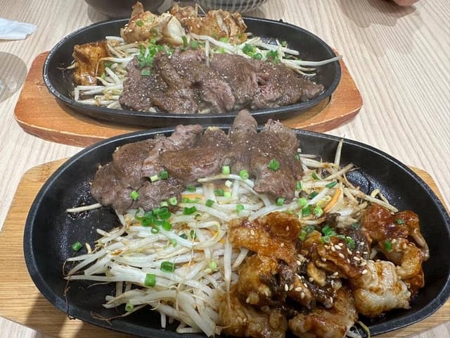 鉄板ホルモン蟻月 東京駅店 - サブ画像1