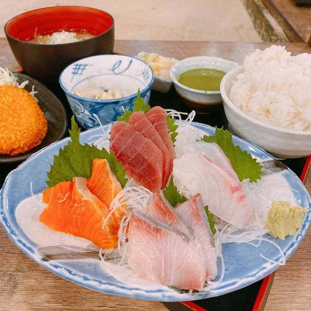 磯丸水産 歌舞伎町東通り店 - サブ画像1