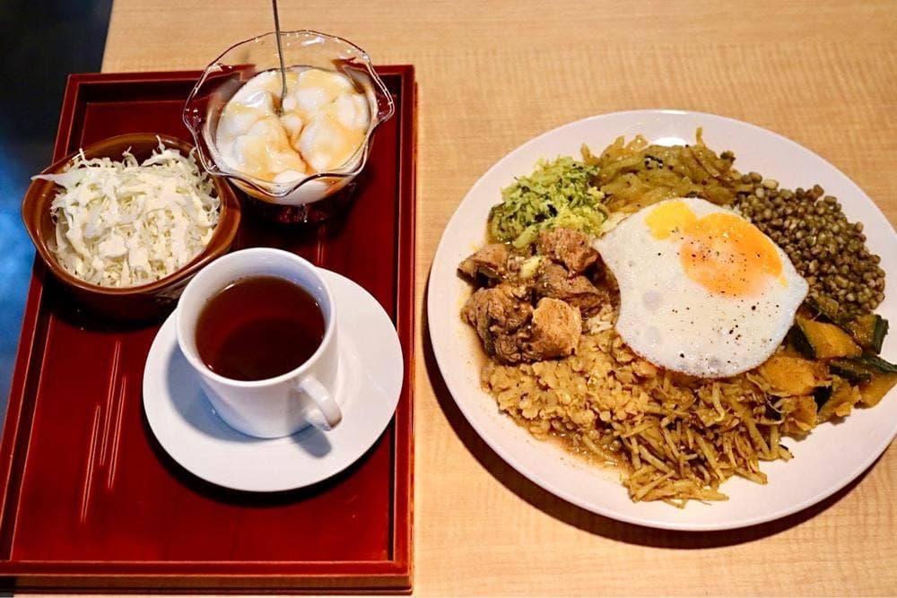 カレーハットセイロン