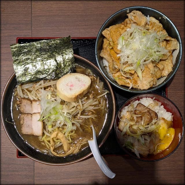 ラーメン豚丼処二代目けけけ × 豚吉城 本通店 - サブ画像1