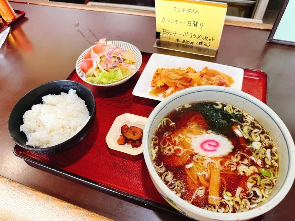 ファミリーラーメン さんげつ