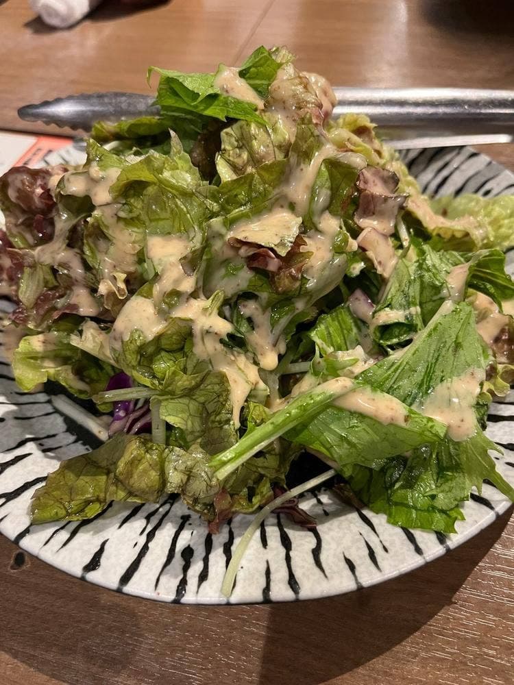 鶴吉 焼肉居酒屋