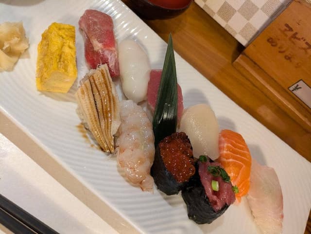 寿司割烹 末広 - サブ画像1
