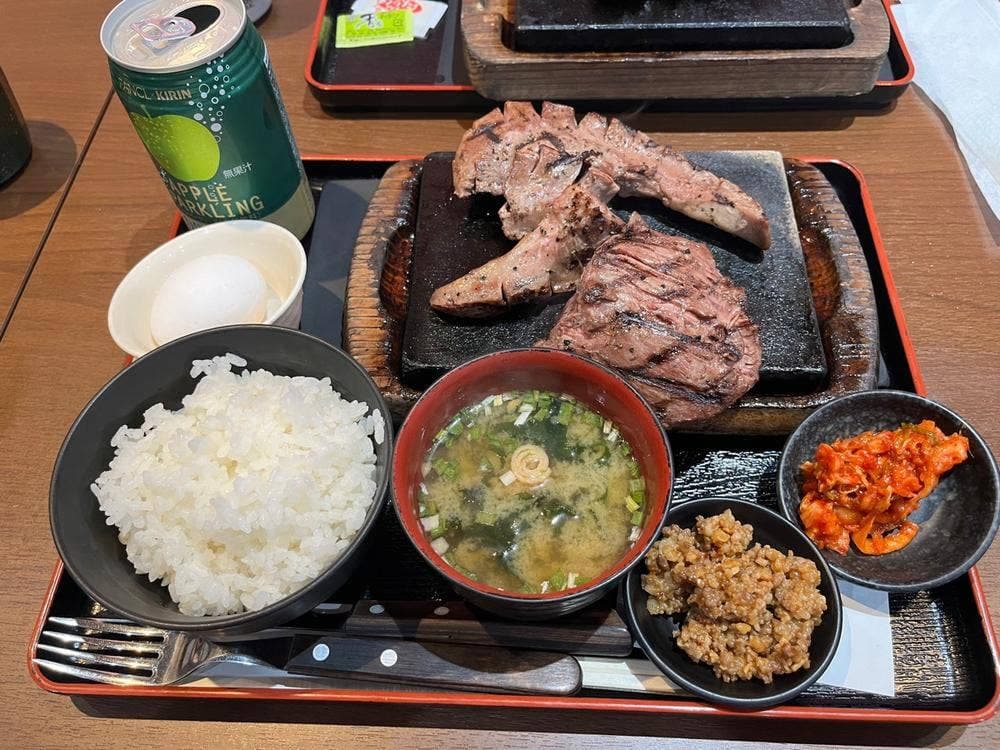 感動の肉と米 岩倉店