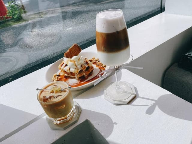 Whitely Cafe - サブ画像1