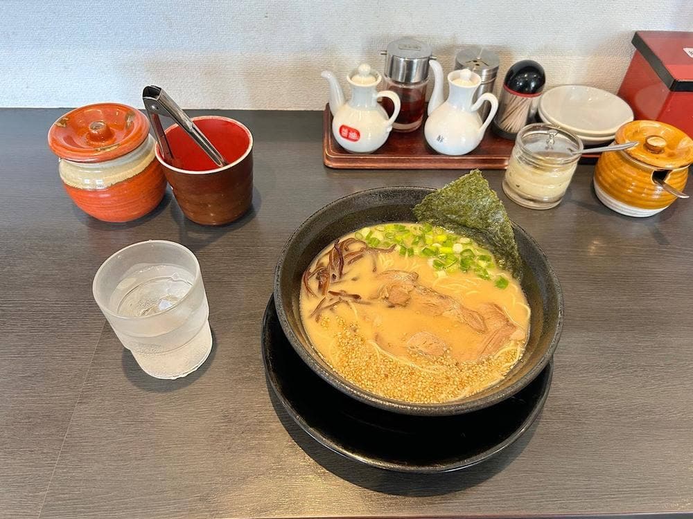 とんこつらあめん楽台新店