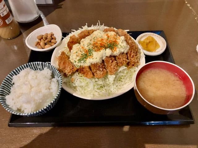 もつ焼き&牛刺し 肉酒場 とろっと 西新宿店 - サブ画像1