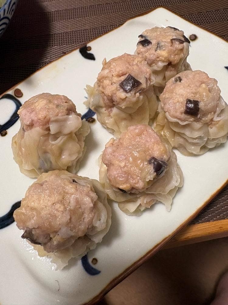 ブタまんズ