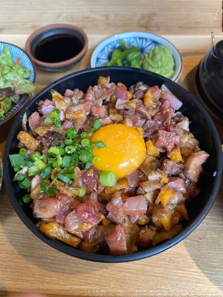 ビストロ炭焼肉酒場 チキンレッグ 吉祥寺店