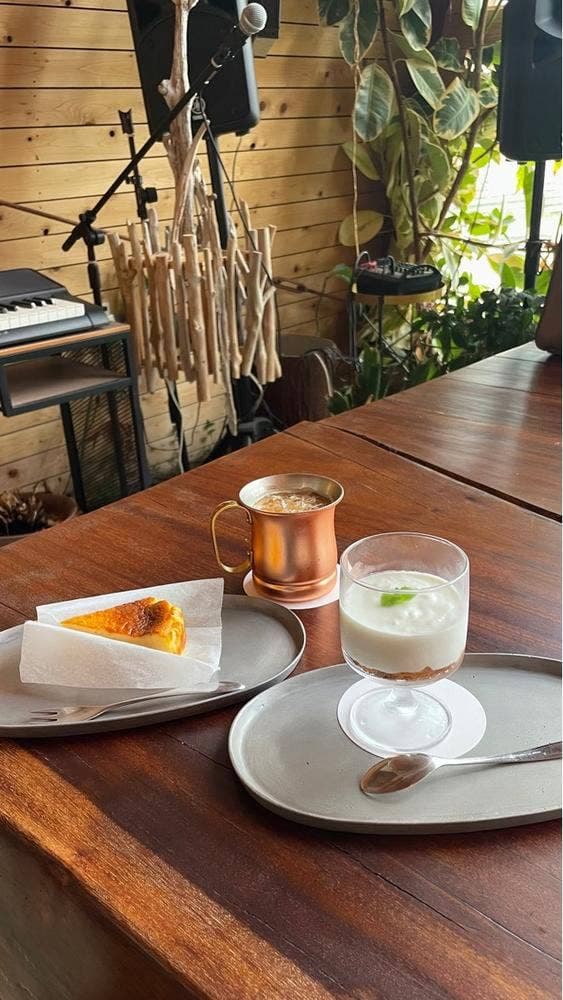 Whole cafe