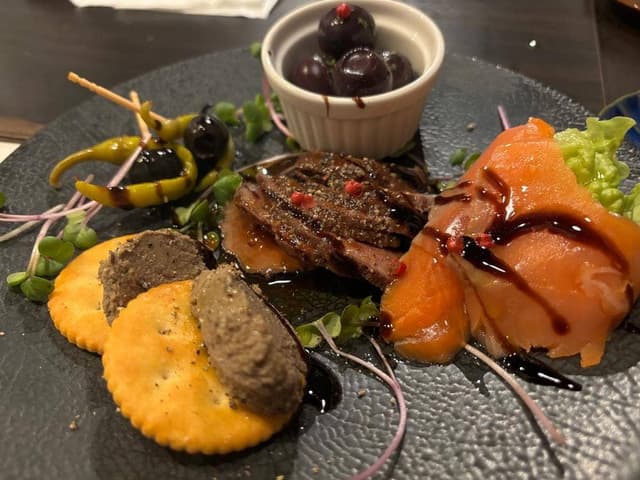 熱海 本格パエリアとステーキとワイン バルデビノス - サブ画像2