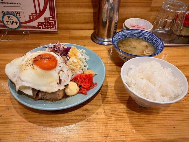 餃子とチャーシュー エソラ - サブ画像3