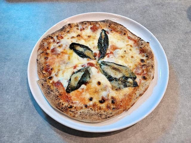 タイトルのない絵画 pizza & bar - サブ画像1