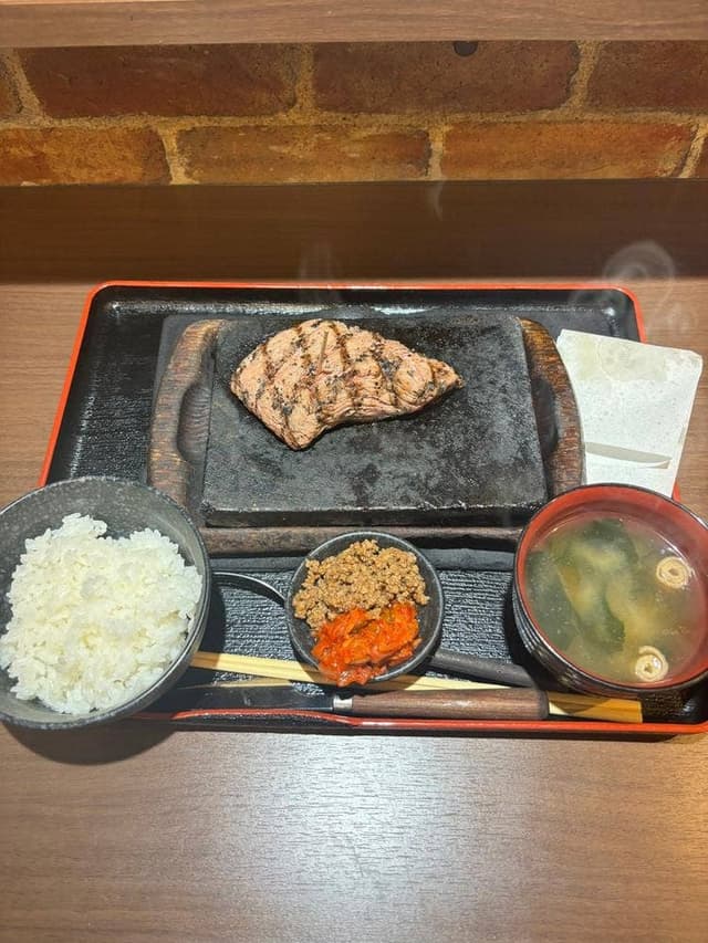 感動の肉と米 本厚木店 - サブ画像2