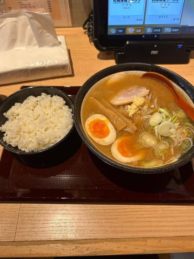 札幌味噌ラーメンアウラ 横浜駅西口パルナード店 - サブ画像3