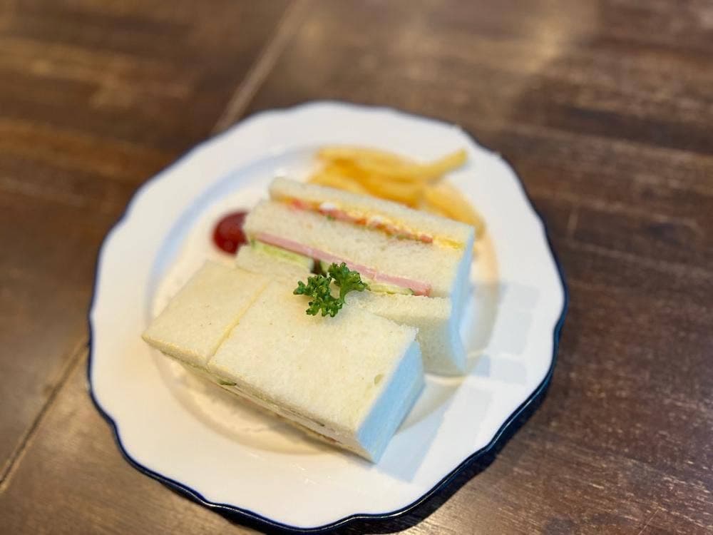 Cafe terrace Kum Kum