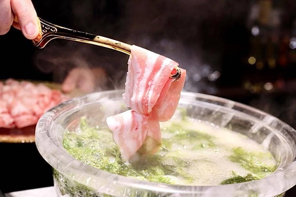 創作料理と宝石鍋しゃぶしゃぶ 宝泉