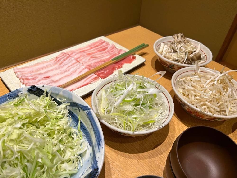 もち豚しゃぶしゃぶ 新宿武蔵