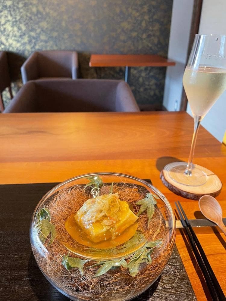 HINO suite du Petit Marché