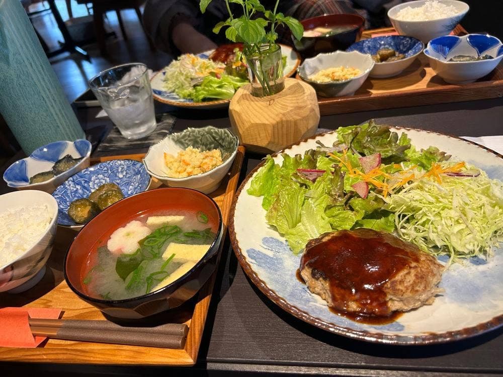 かやぶき古民家カフェ つむつむ
