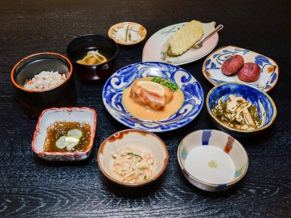 味と踊りの竜宮城 うらしま