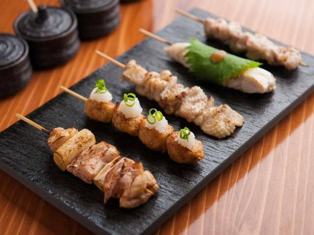 地鶏炭火焼 鶏扱説明所 生駒店 - サブ画像1