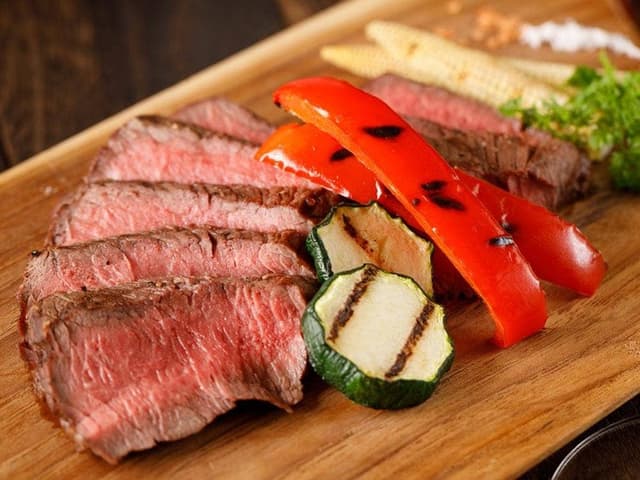 肉＆生ハム 隠れ家バル ボノボ - サブ画像2