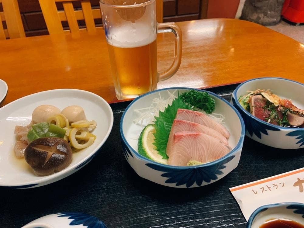 レストラン 旅館かとり