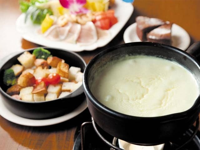 サントロペ - サブ画像2
