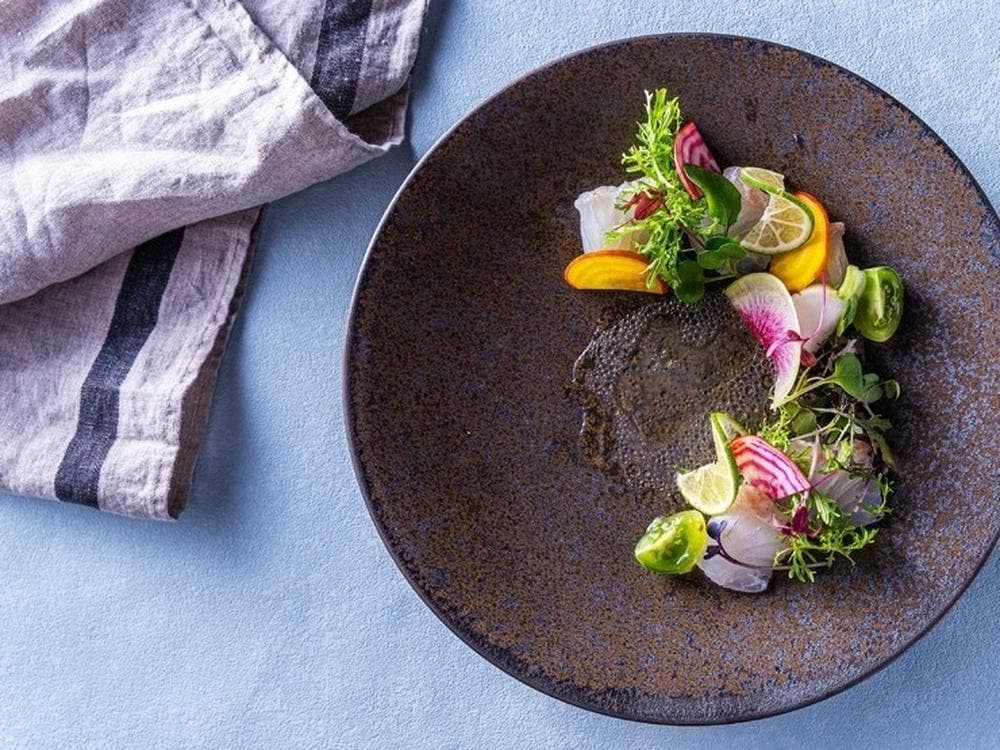 THE VILLAS レストランアズロマーレ