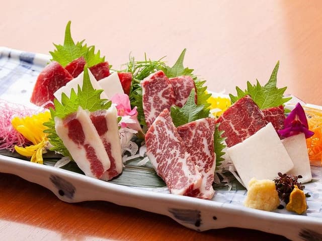 桜肉料理 馬春楼 銀座本店 - サブ画像1
