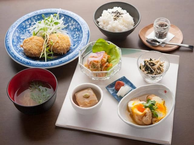 Cafe 和 ごはん わんず・はーと・かふぇ ならまち店 - サブ画像1