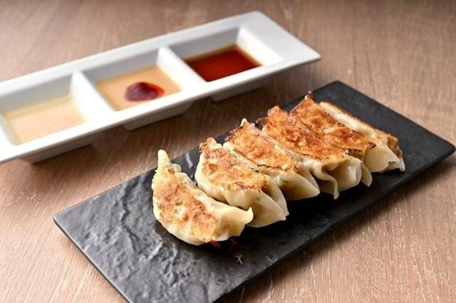 地鶏と餃子の創作居酒屋 コモンダイニング 四条烏丸 - サブ画像2